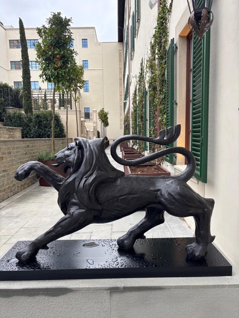 Leone-Chimera